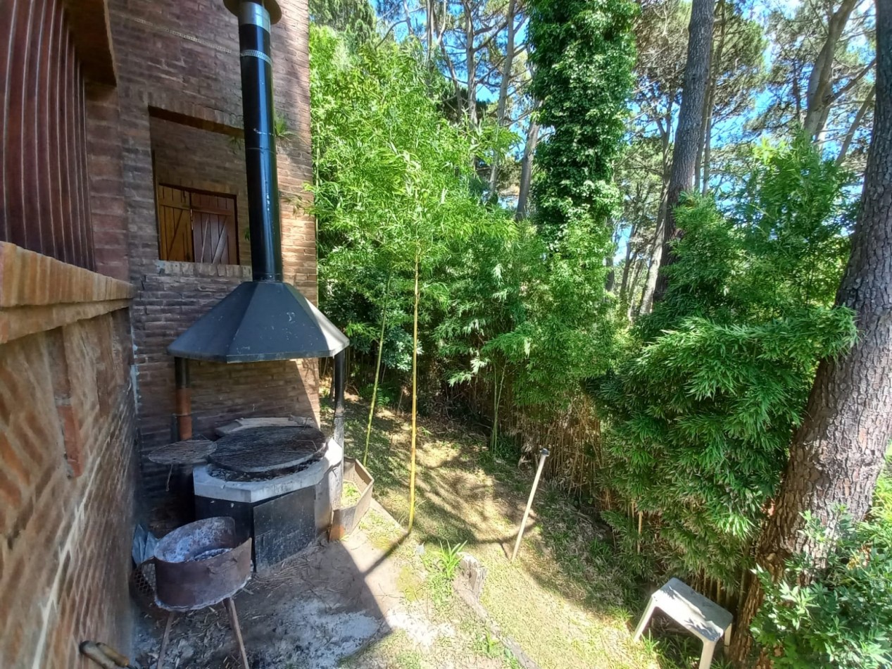 IMPONENTE CASA EN VENTA FRENTE AL GOLF PINAMAR