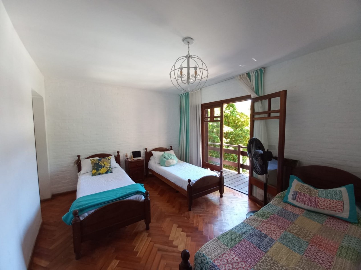 IMPONENTE CASA EN VENTA FRENTE AL GOLF PINAMAR