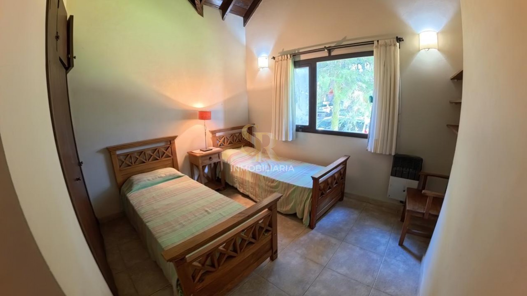 CASA EN VENTA DE 5 AMB BARRIO LASALLE PINAMAR