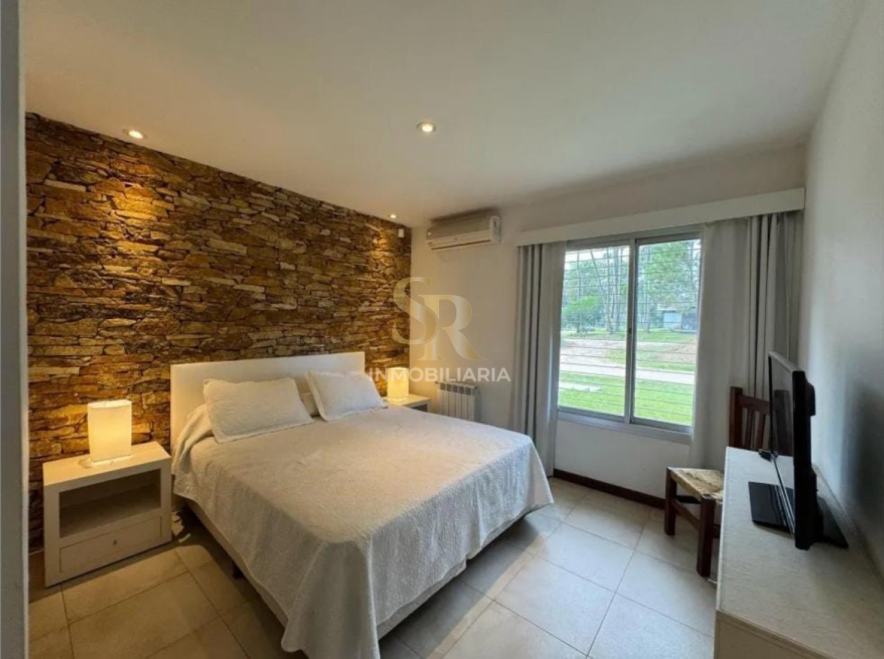CASA EN VENTA 5 AMBIENTES PINAMAR