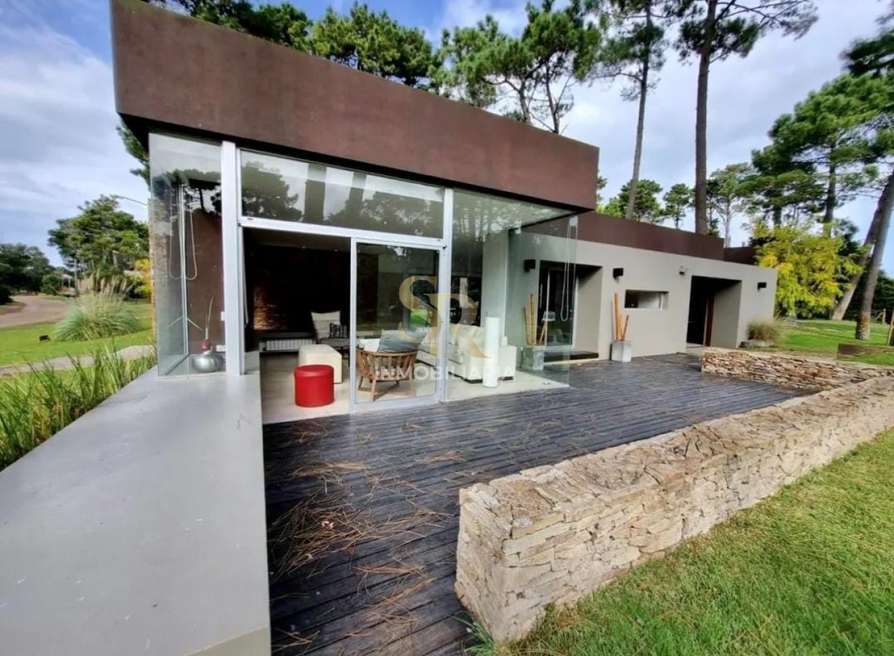 CASA EN VENTA 5 AMBIENTES PINAMAR