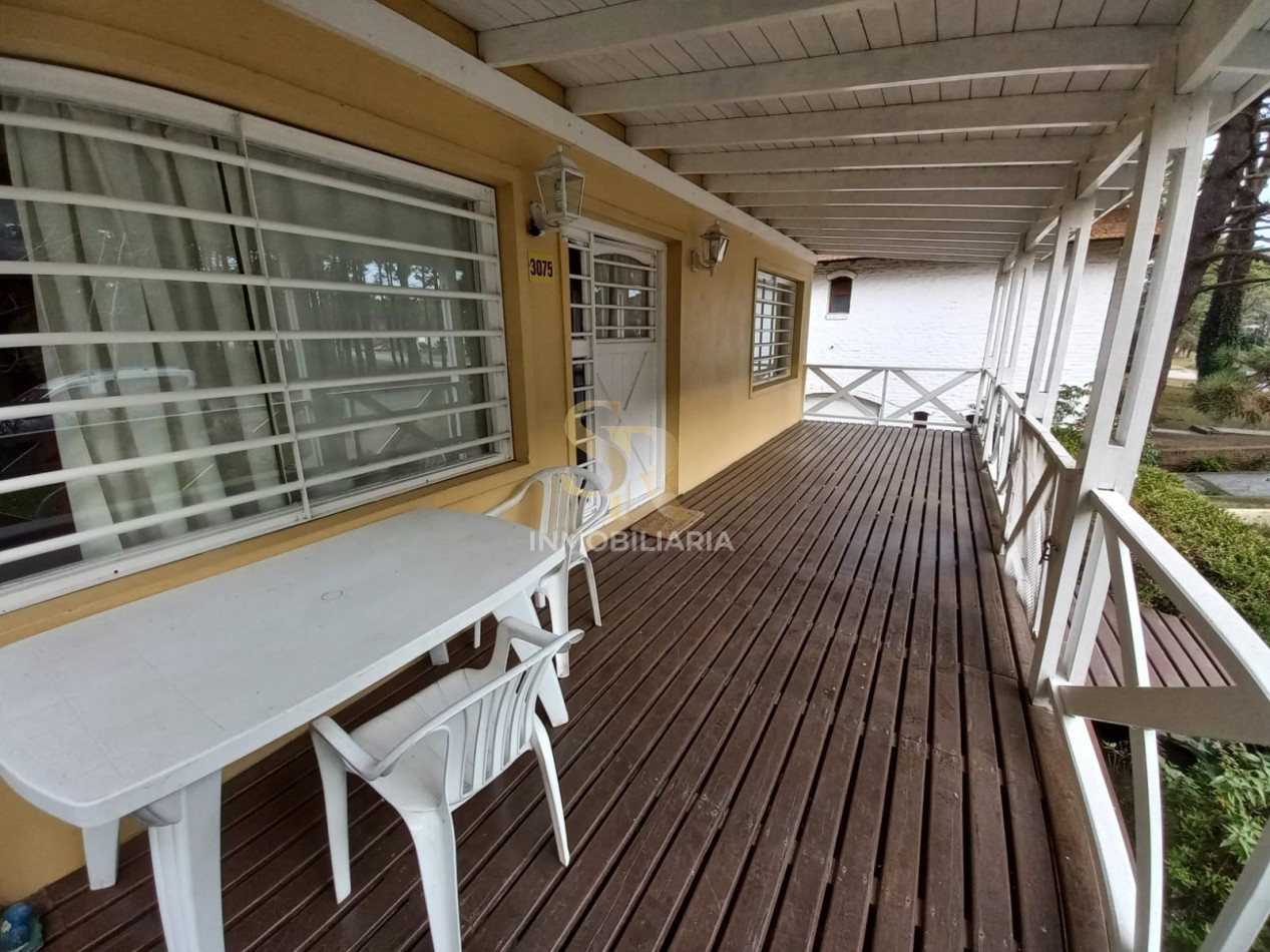 CASA EN VENTA 5 AMBIENTES BARRIO LASALLE