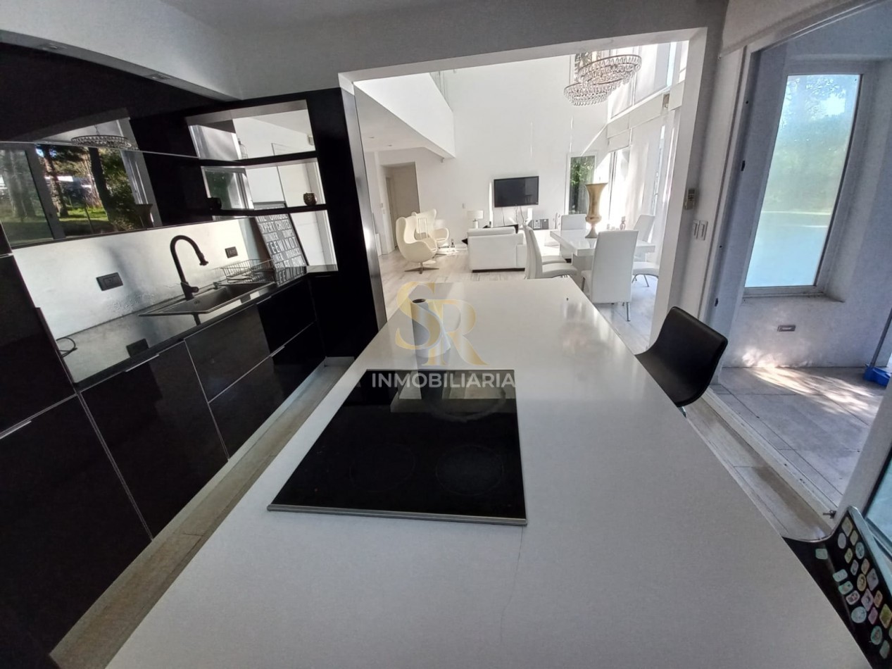 CASA EN VENTA 4 AMBIENTES ALAMOS PINAMAR