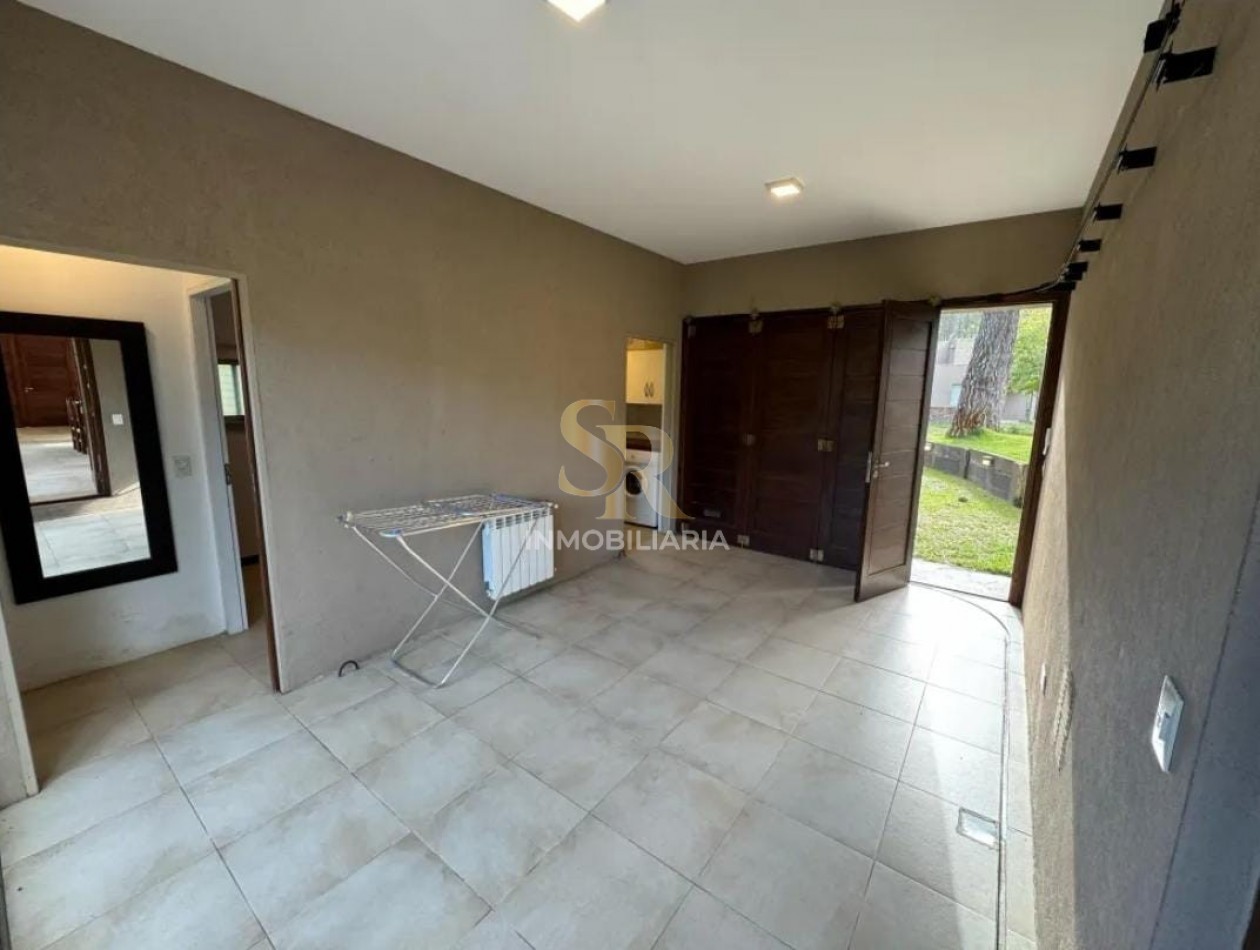 CASA EN VENTA 5 AMBIENTES PINAMAR