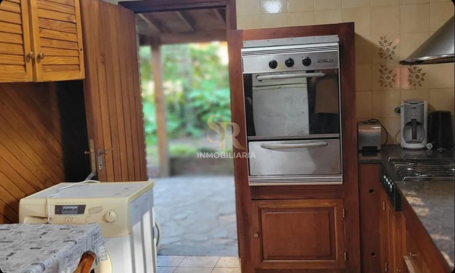 CASA EN VENTA DE 6 AMBIENTES BARRIO LASALLE