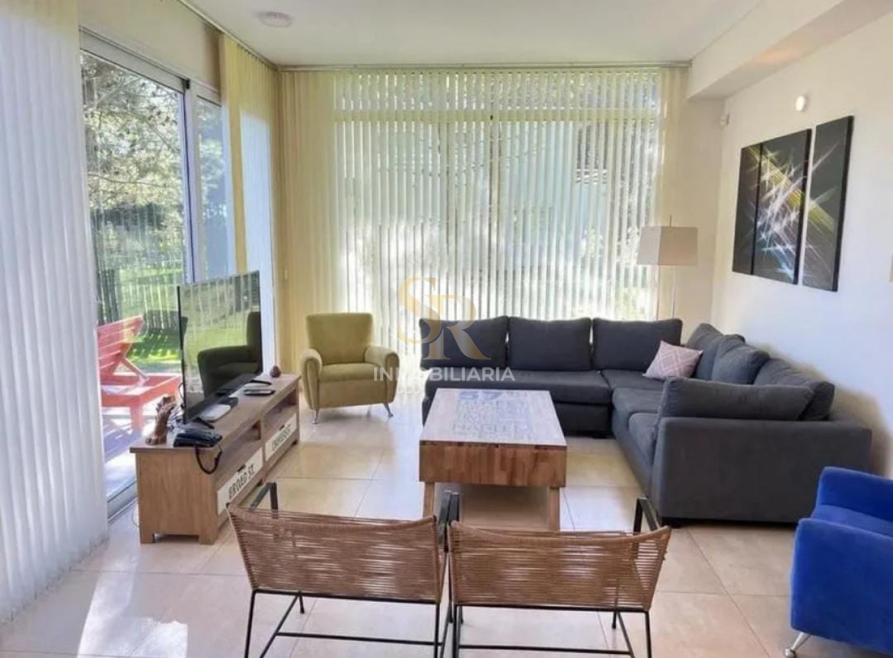 CASA EN VENTA LA HERRADURA PINAMAR