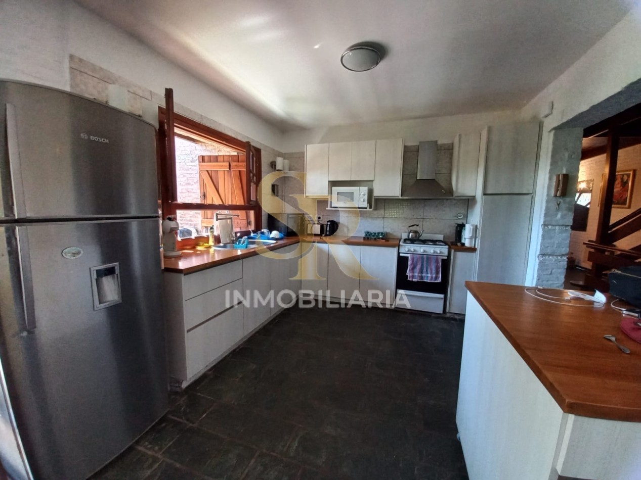 IMPONENTE CASA EN VENTA FRENTE AL GOLF PINAMAR