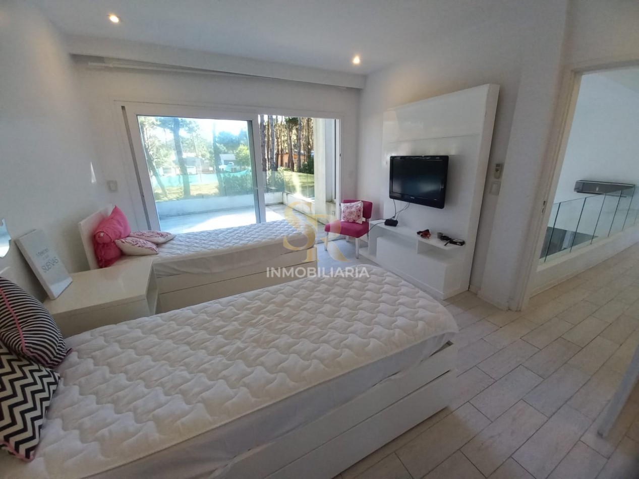 CASA EN VENTA 4 AMBIENTES ALAMOS PINAMAR