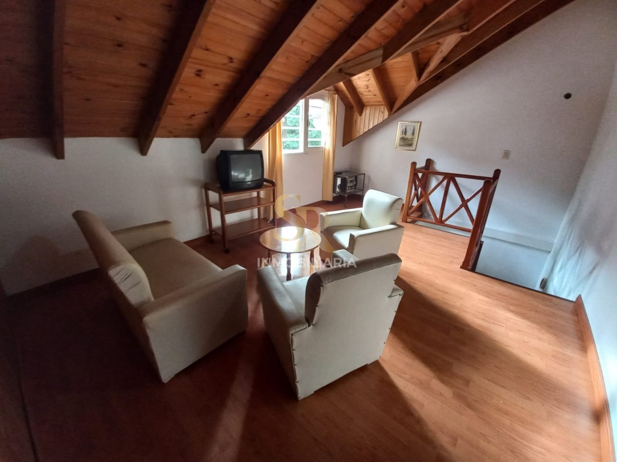 CASA EN VENTA 5 AMBIENTES BARRIO LASALLE