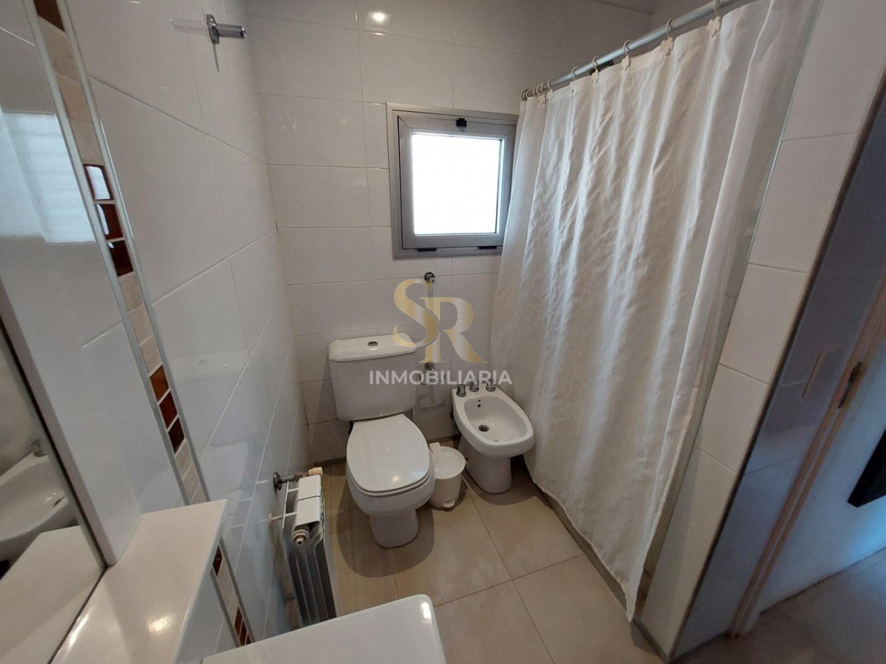CASA EN VENTA 5 AMBIENTES PINAMAR