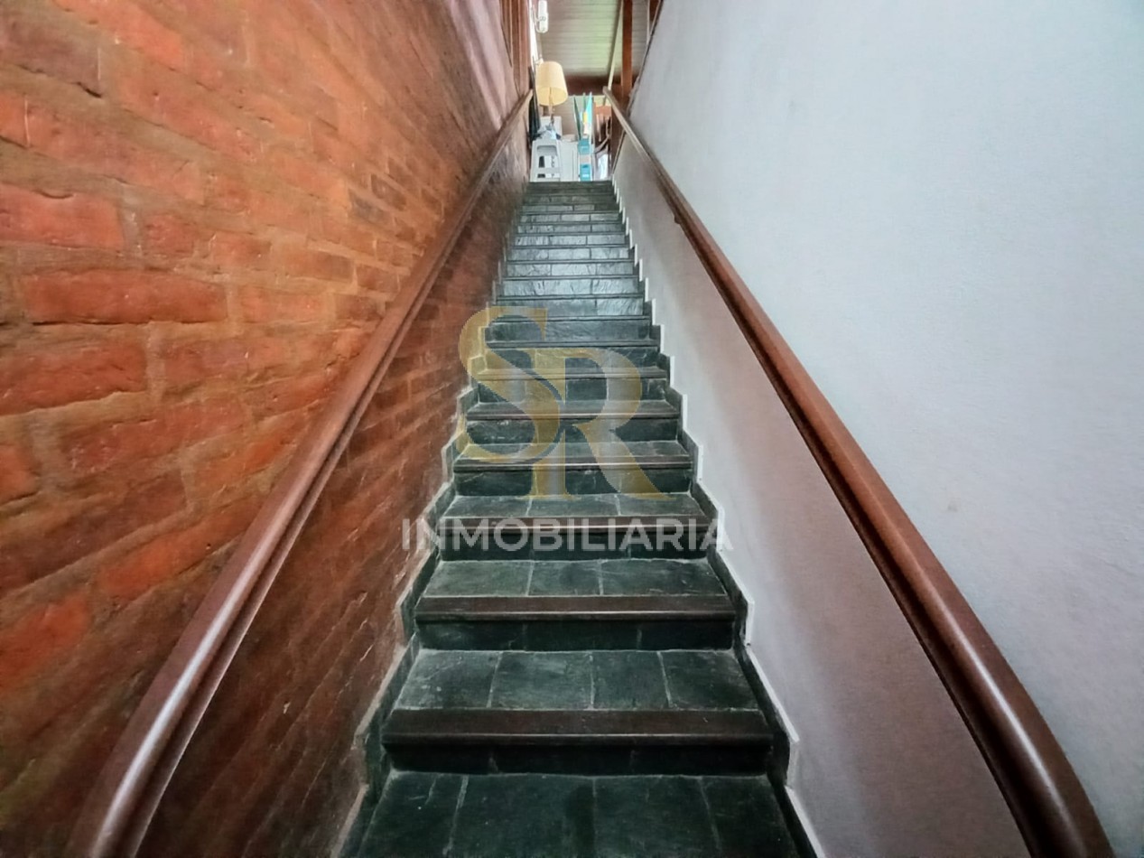 IMPONENTE CASA EN VENTA FRENTE AL GOLF PINAMAR
