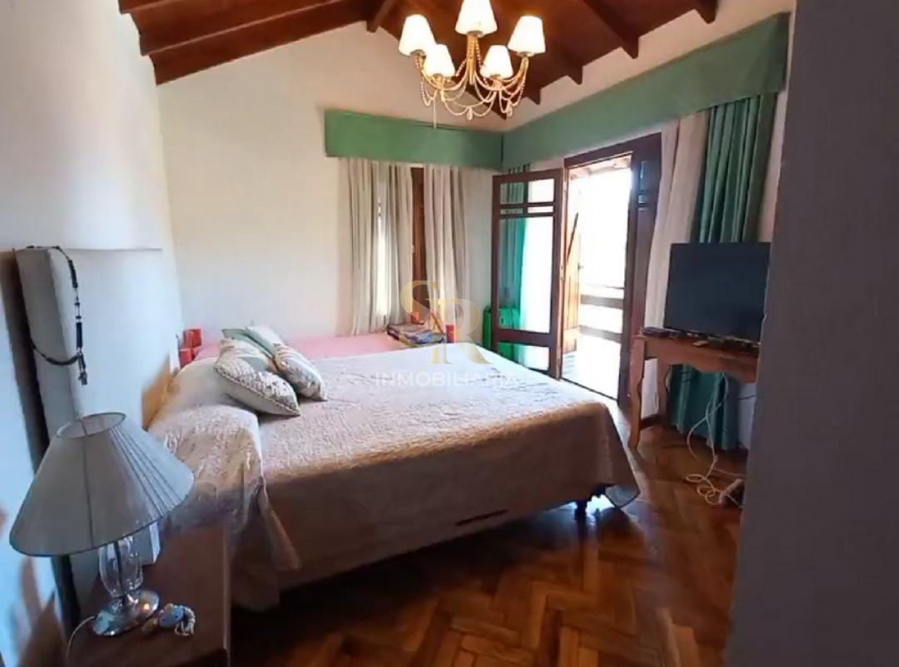 IMPONENTE CASA EN VENTA FRENTE AL GOLF PINAMAR