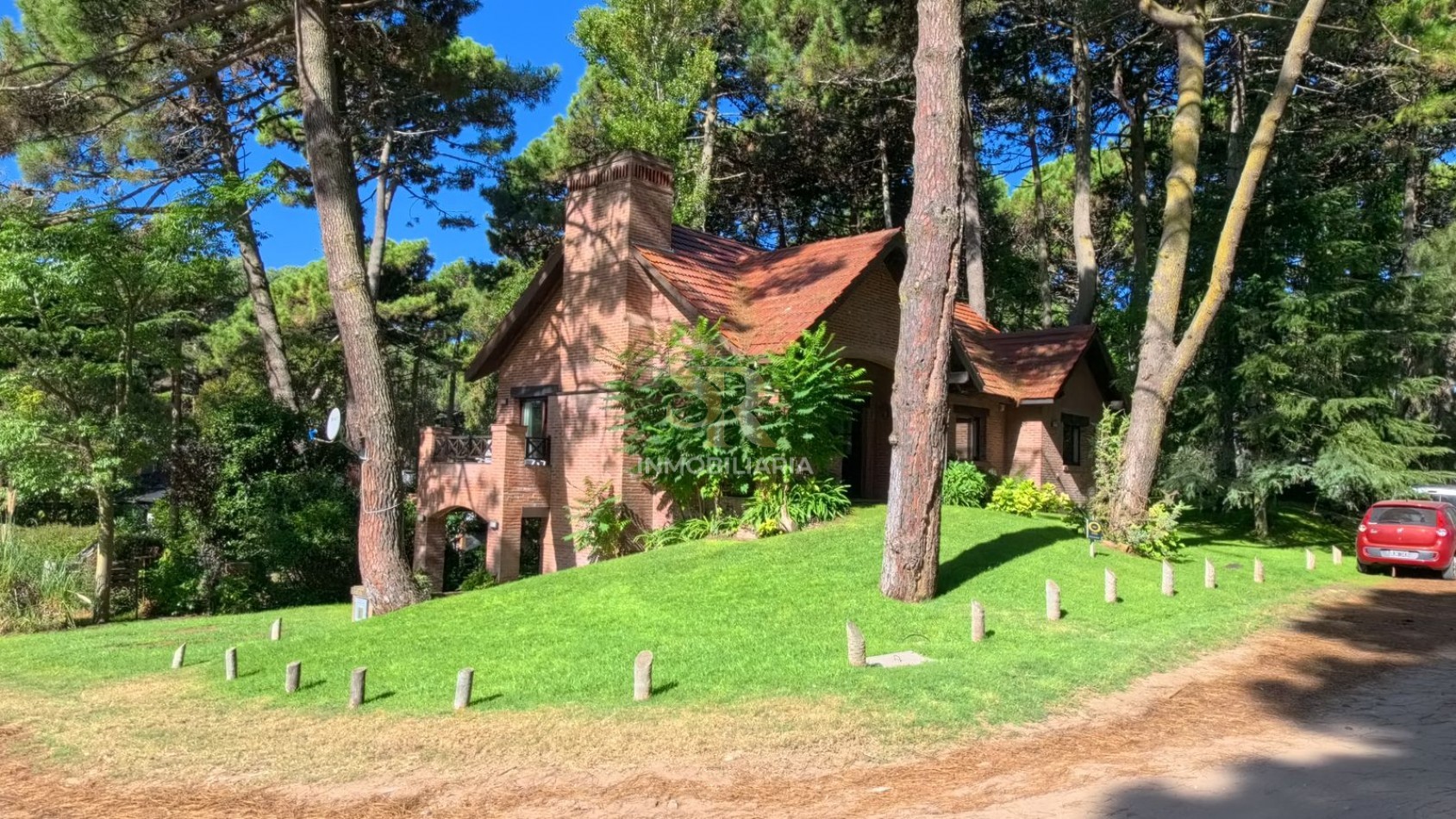 CASA EN VENTA DE 5 AMB BARRIO LASALLE PINAMAR