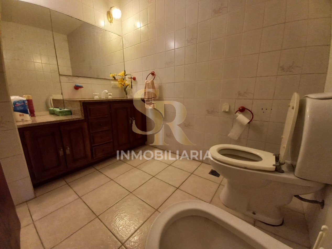 IMPONENTE CASA EN VENTA FRENTE AL GOLF PINAMAR