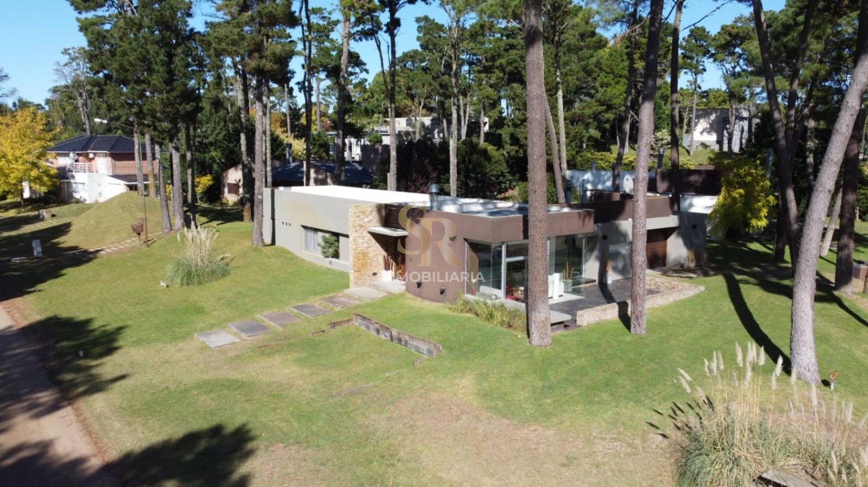CASA EN VENTA 5 AMBIENTES PINAMAR