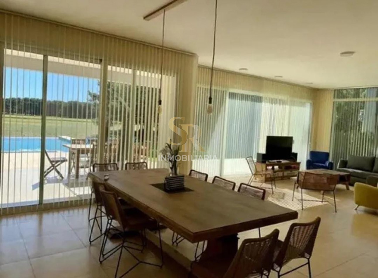 CASA EN VENTA LA HERRADURA PINAMAR