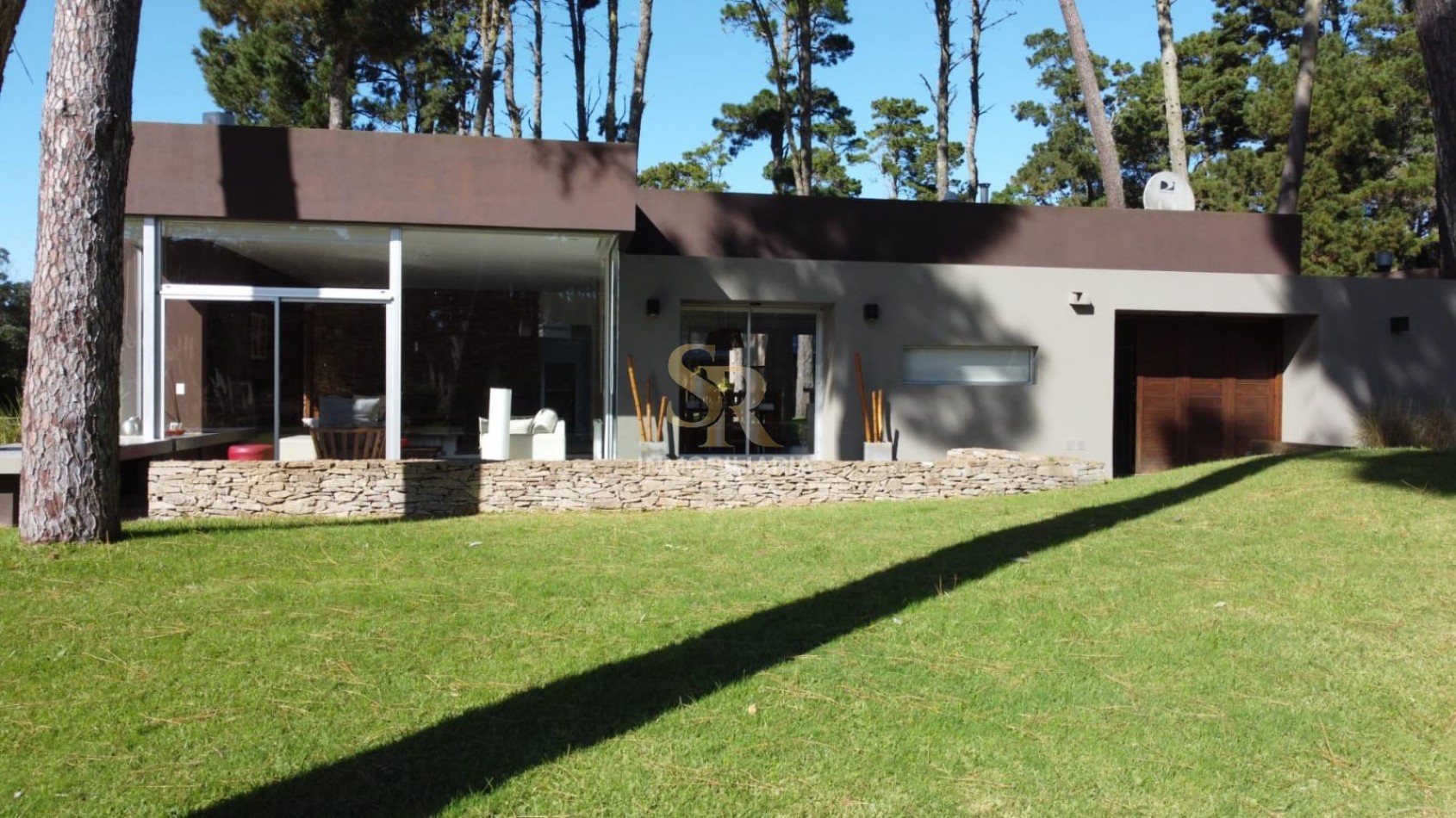 CASA EN VENTA 5 AMBIENTES PINAMAR