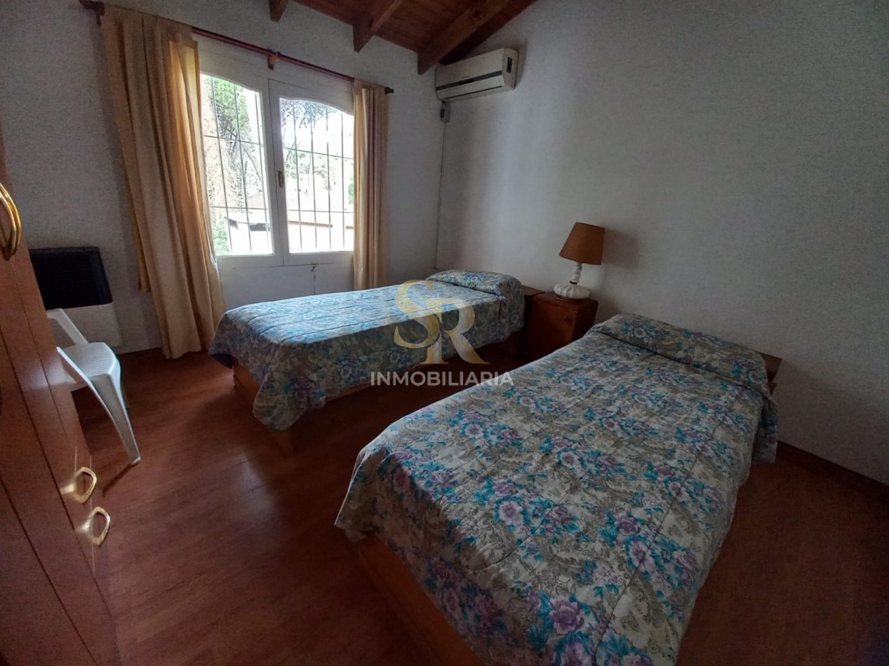 CASA EN VENTA 5 AMBIENTES BARRIO LASALLE