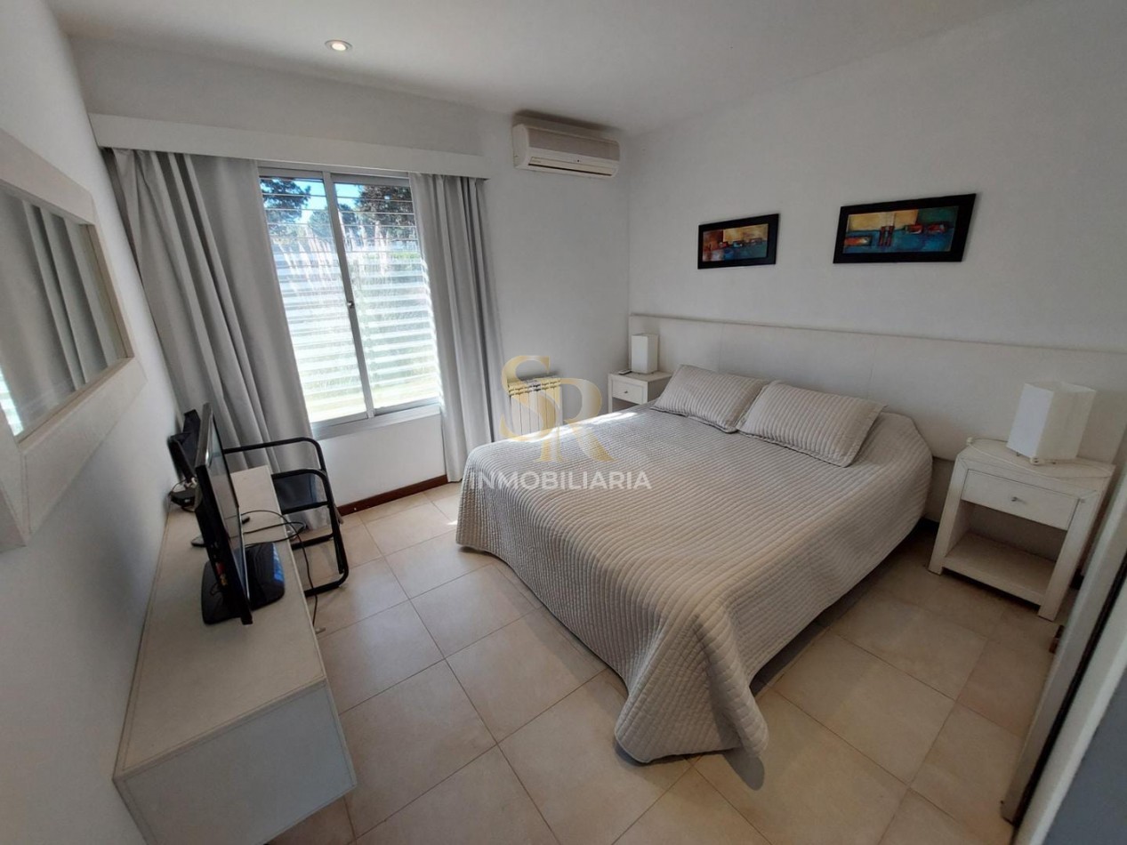 CASA EN VENTA 5 AMBIENTES PINAMAR