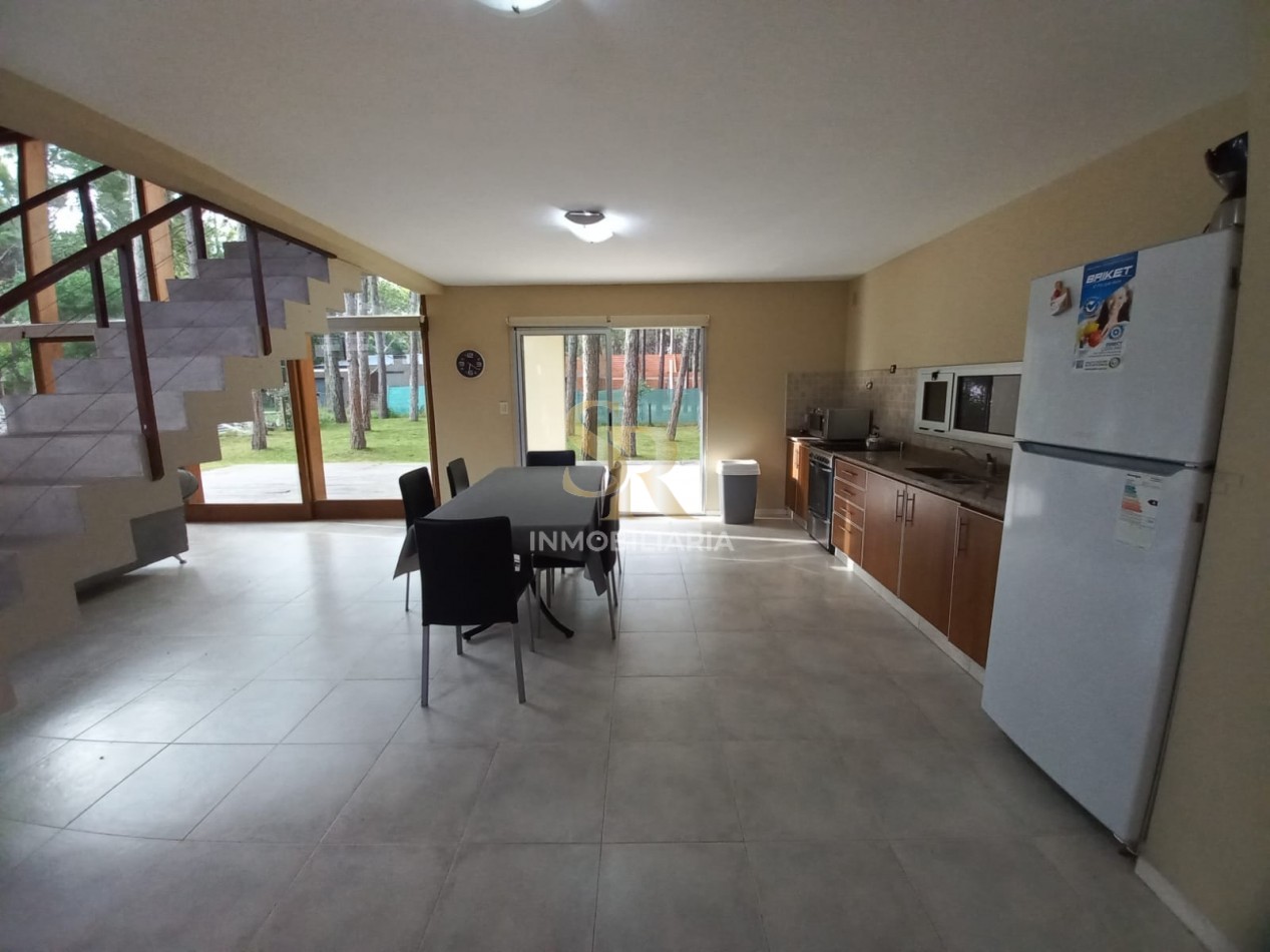 MODERNA CASA EN VENTA EN PINAMAR NORTE