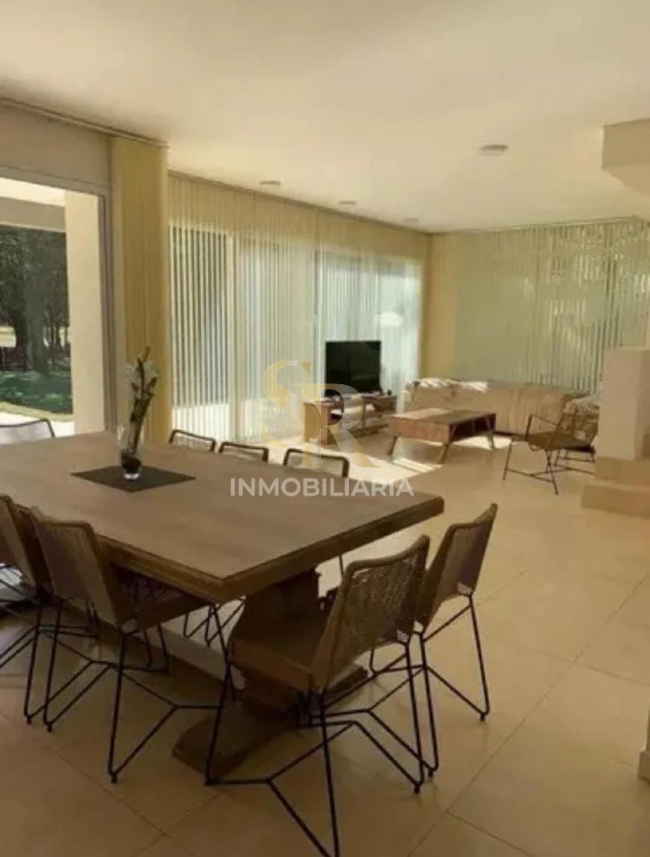 CASA EN VENTA LA HERRADURA PINAMAR