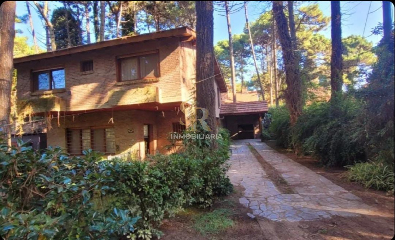 CASA EN VENTA DE 6 AMBIENTES BARRIO LASALLE