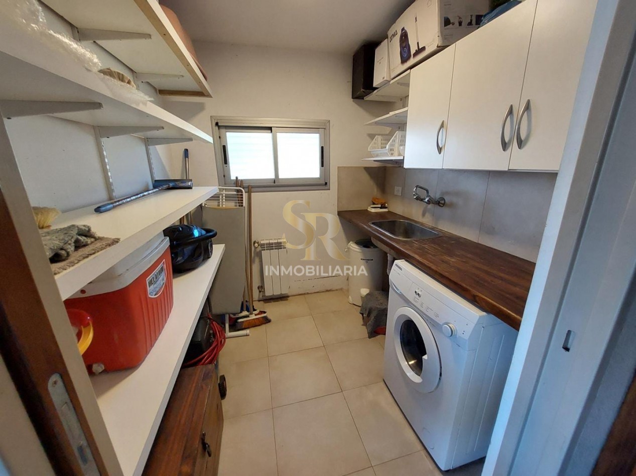 CASA EN VENTA 5 AMBIENTES PINAMAR