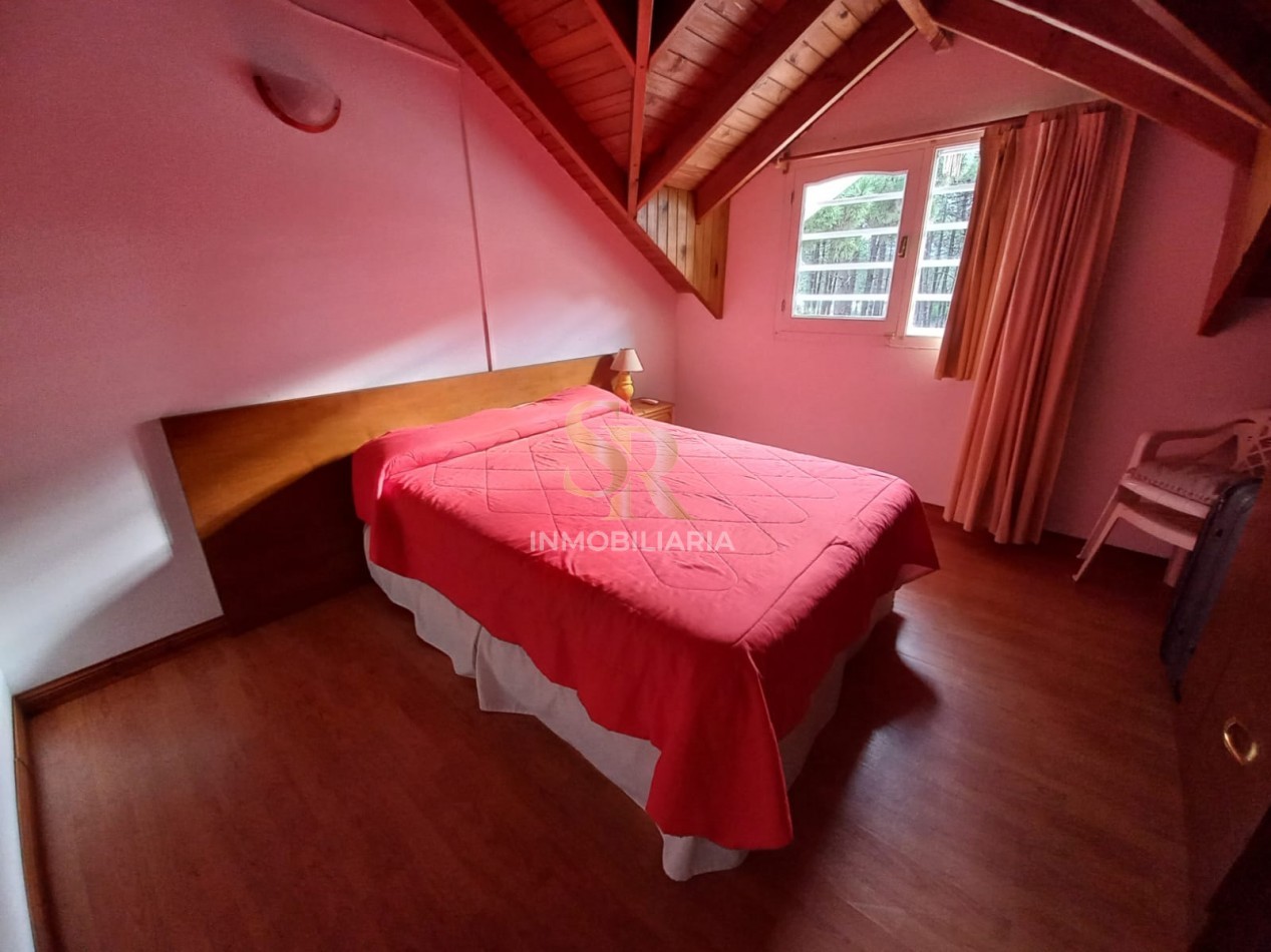 CASA EN VENTA 5 AMBIENTES BARRIO LASALLE