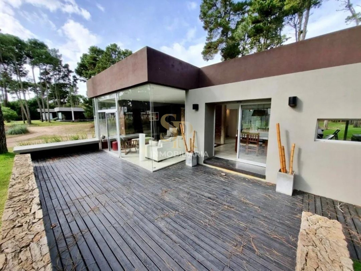CASA EN VENTA 5 AMBIENTES PINAMAR