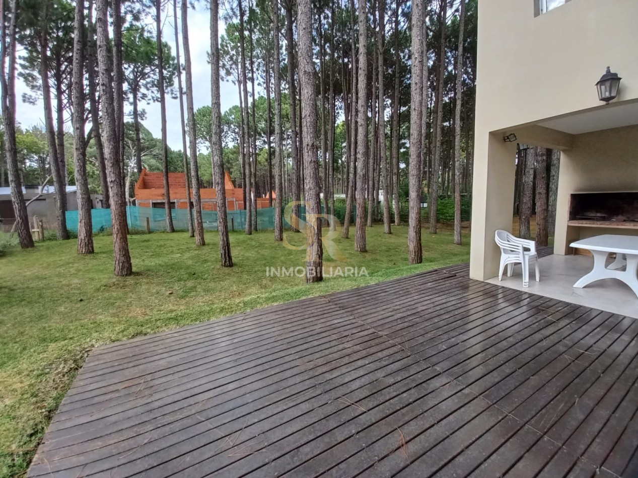 MODERNA CASA EN VENTA EN PINAMAR NORTE