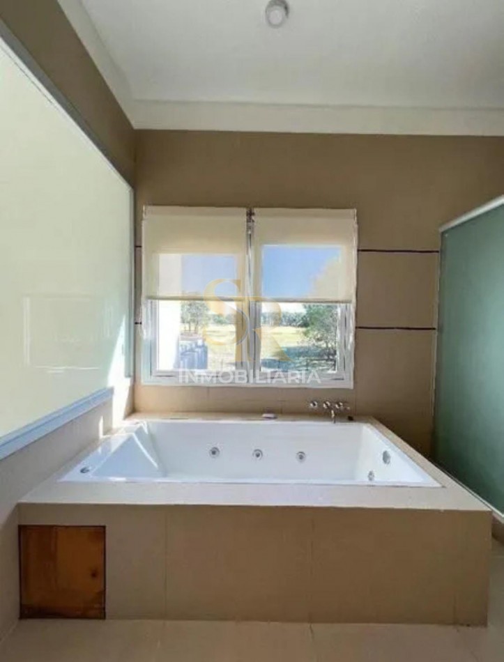 CASA EN VENTA LA HERRADURA PINAMAR