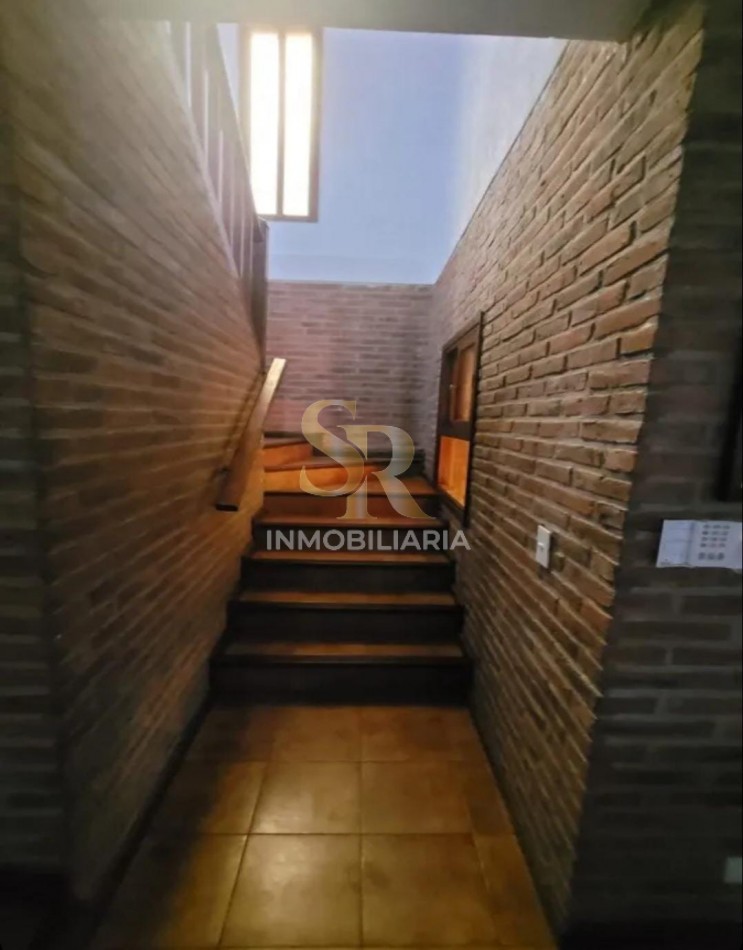 CASA EN VENTA DE 6 AMBIENTES BARRIO LASALLE