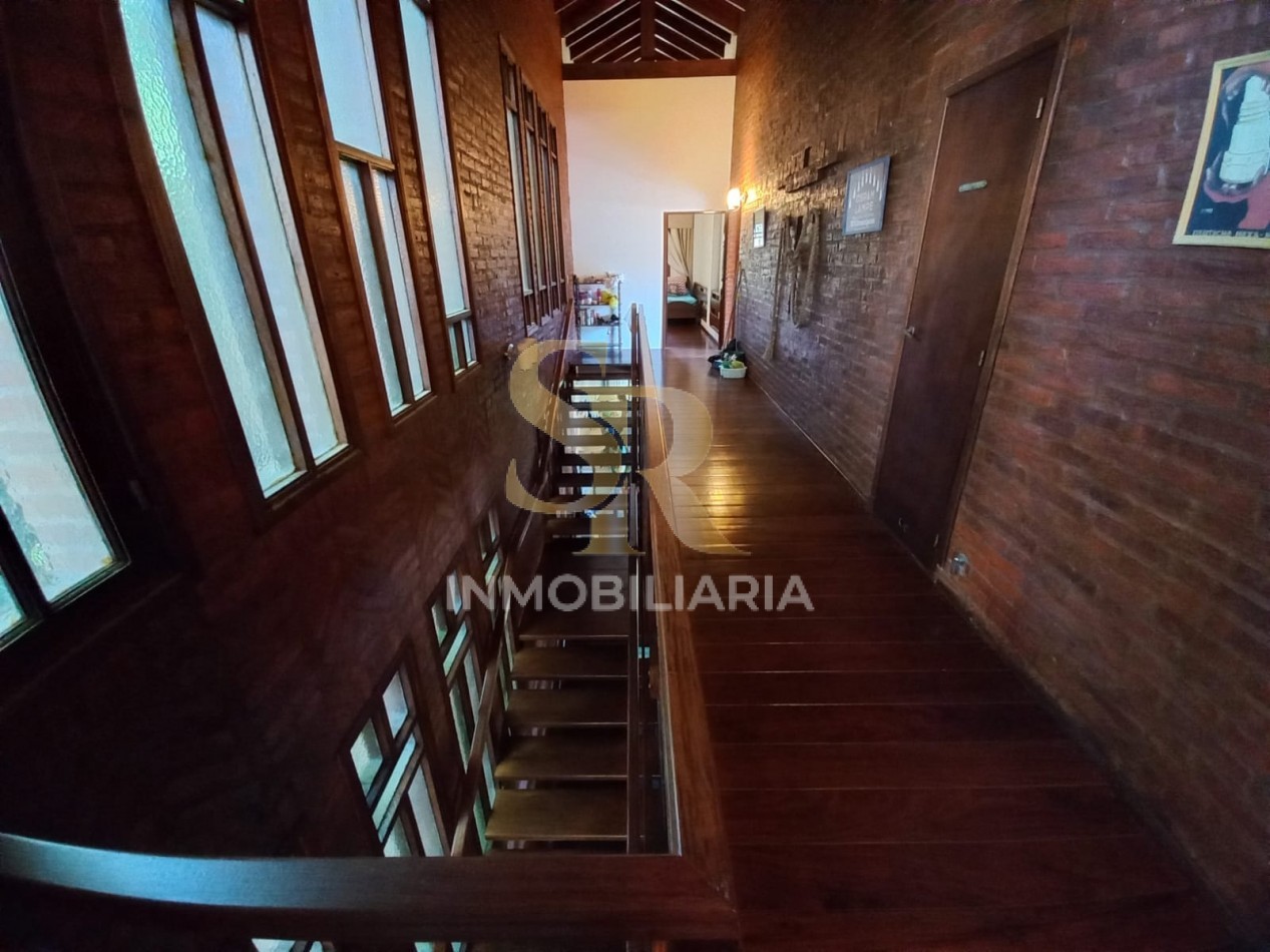 IMPONENTE CASA EN VENTA FRENTE AL GOLF PINAMAR