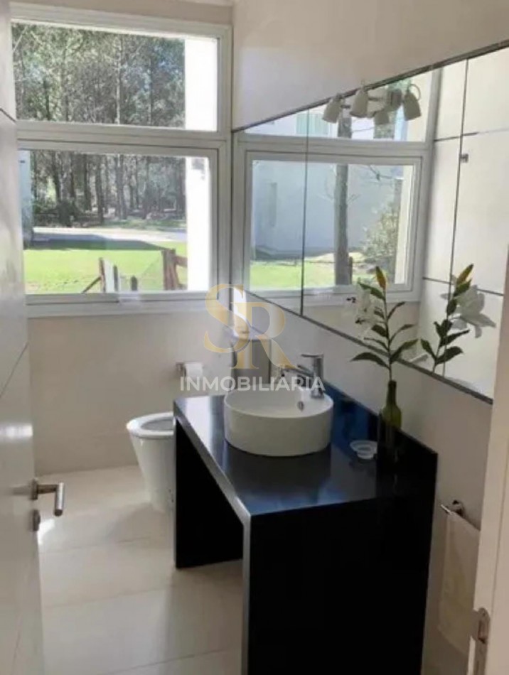 CASA EN VENTA LA HERRADURA PINAMAR