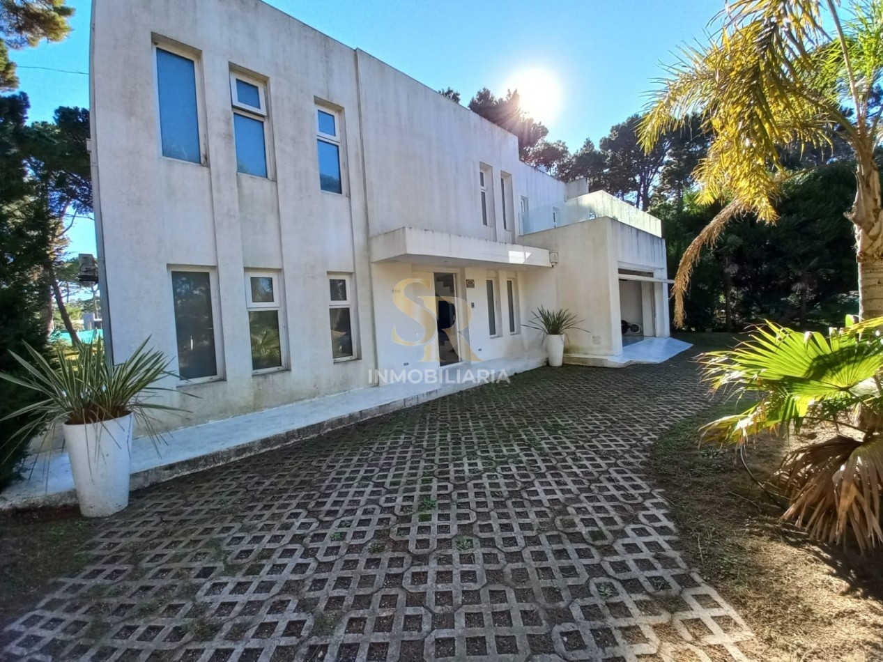 CASA EN VENTA 4 AMBIENTES ALAMOS PINAMAR