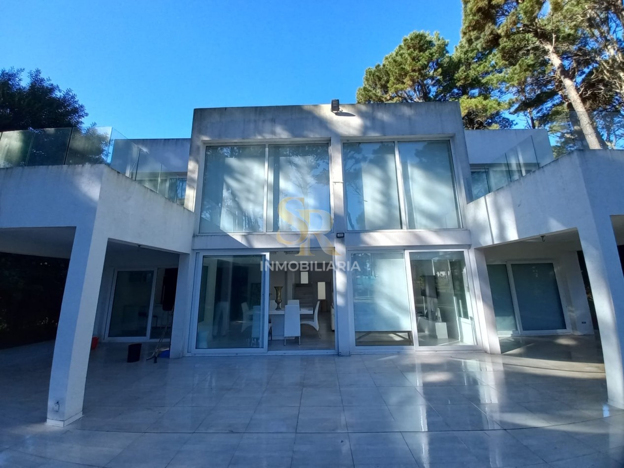 CASA EN VENTA 4 AMBIENTES ALAMOS PINAMAR