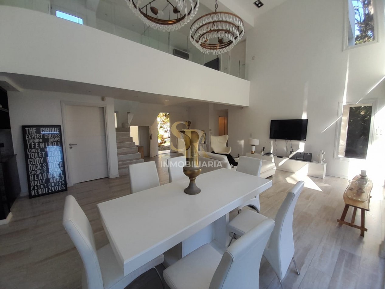 CASA EN VENTA 4 AMBIENTES ALAMOS PINAMAR