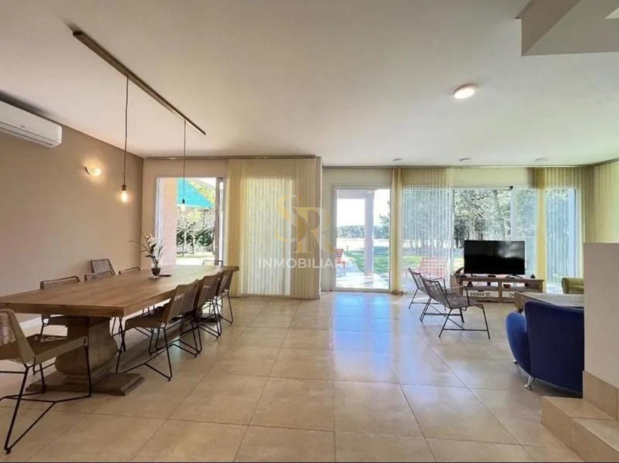 CASA EN VENTA LA HERRADURA PINAMAR