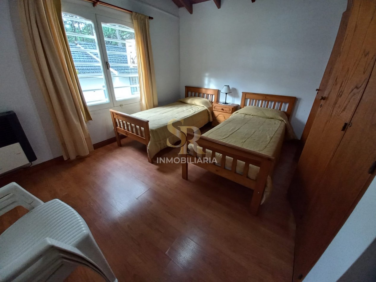 CASA EN VENTA 5 AMBIENTES BARRIO LASALLE
