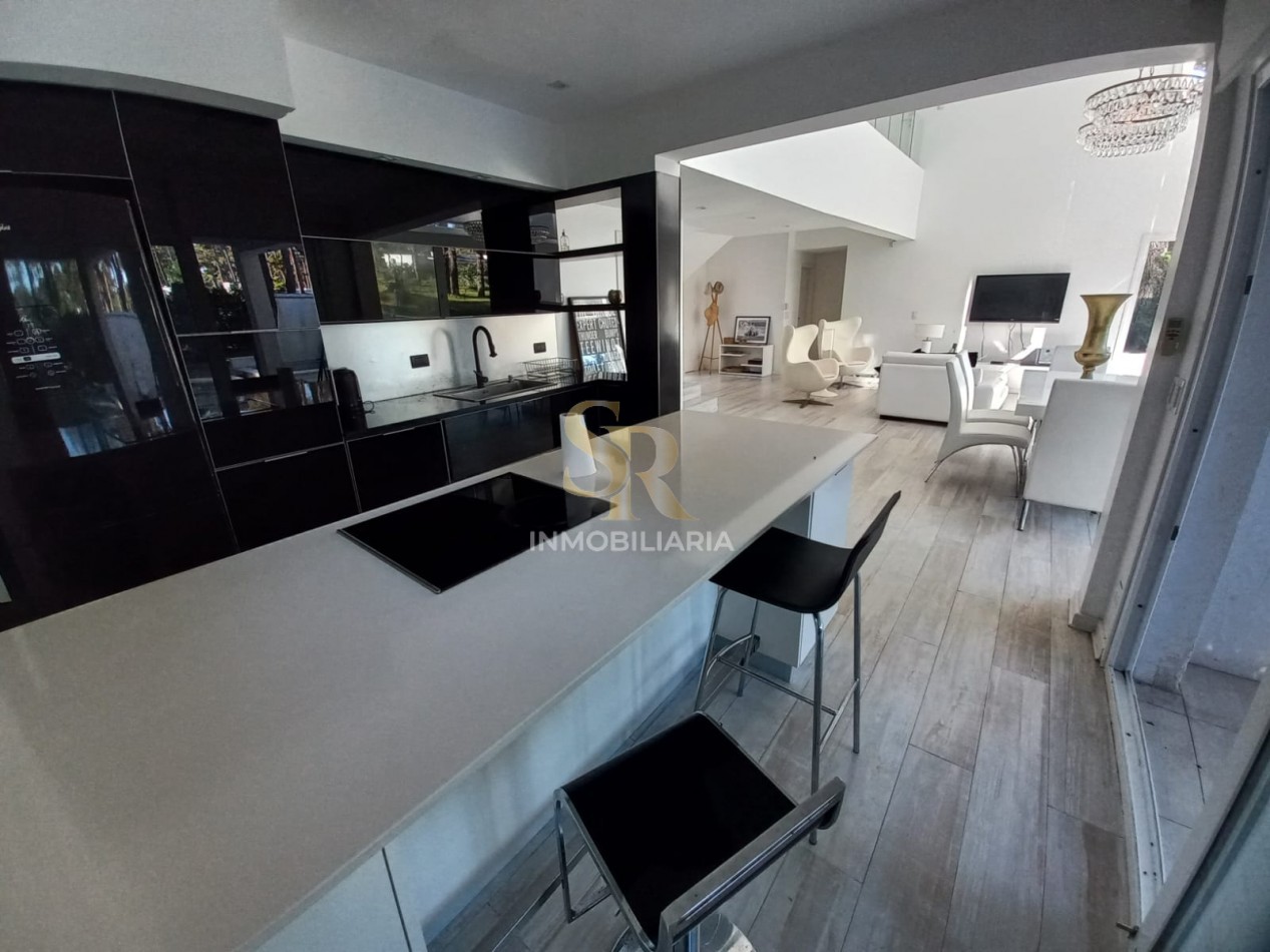 CASA EN VENTA 4 AMBIENTES ALAMOS PINAMAR
