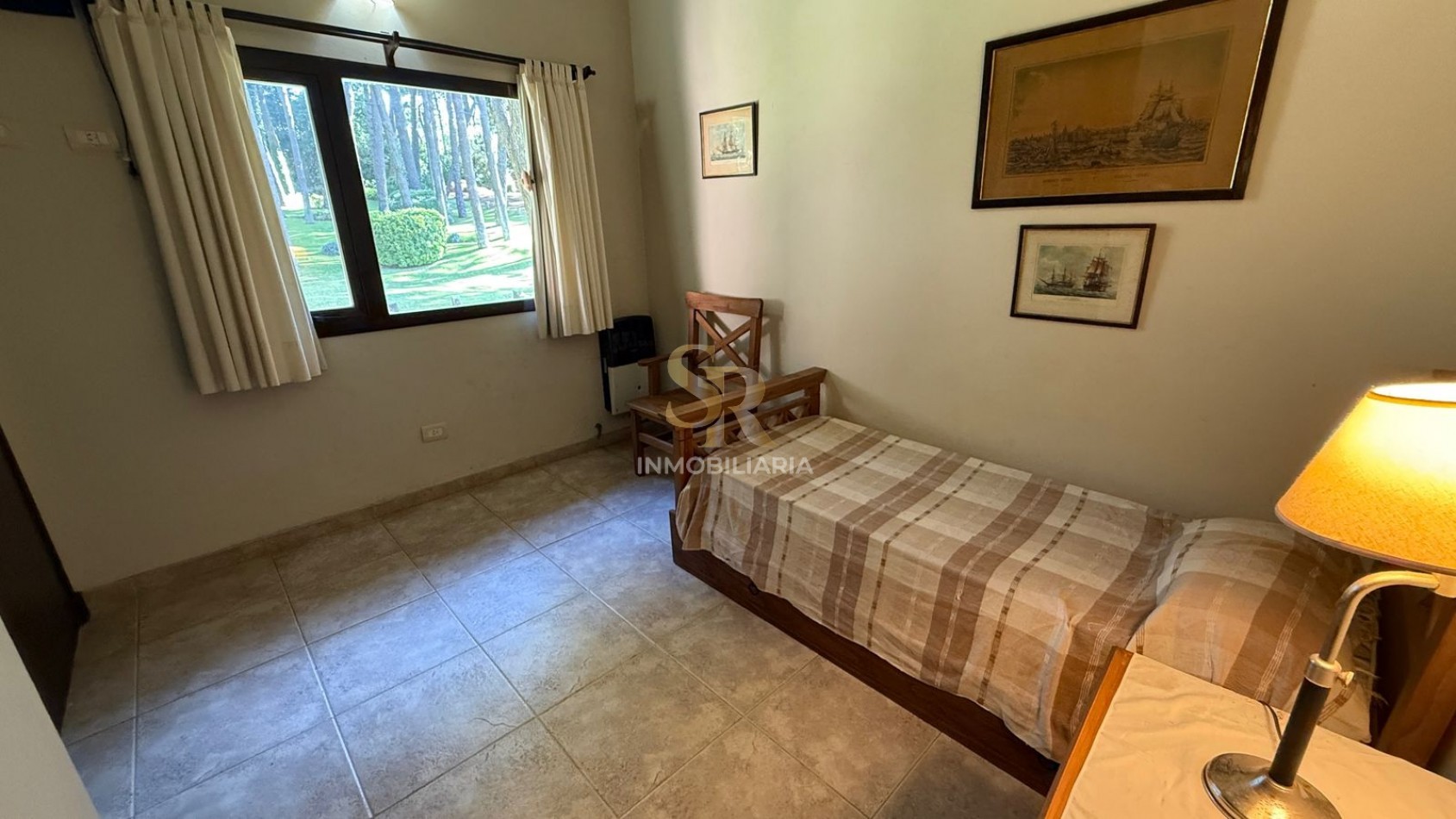 CASA EN VENTA DE 5 AMB BARRIO LASALLE PINAMAR