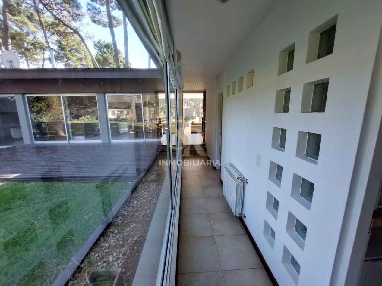 CASA EN VENTA 5 AMBIENTES PINAMAR