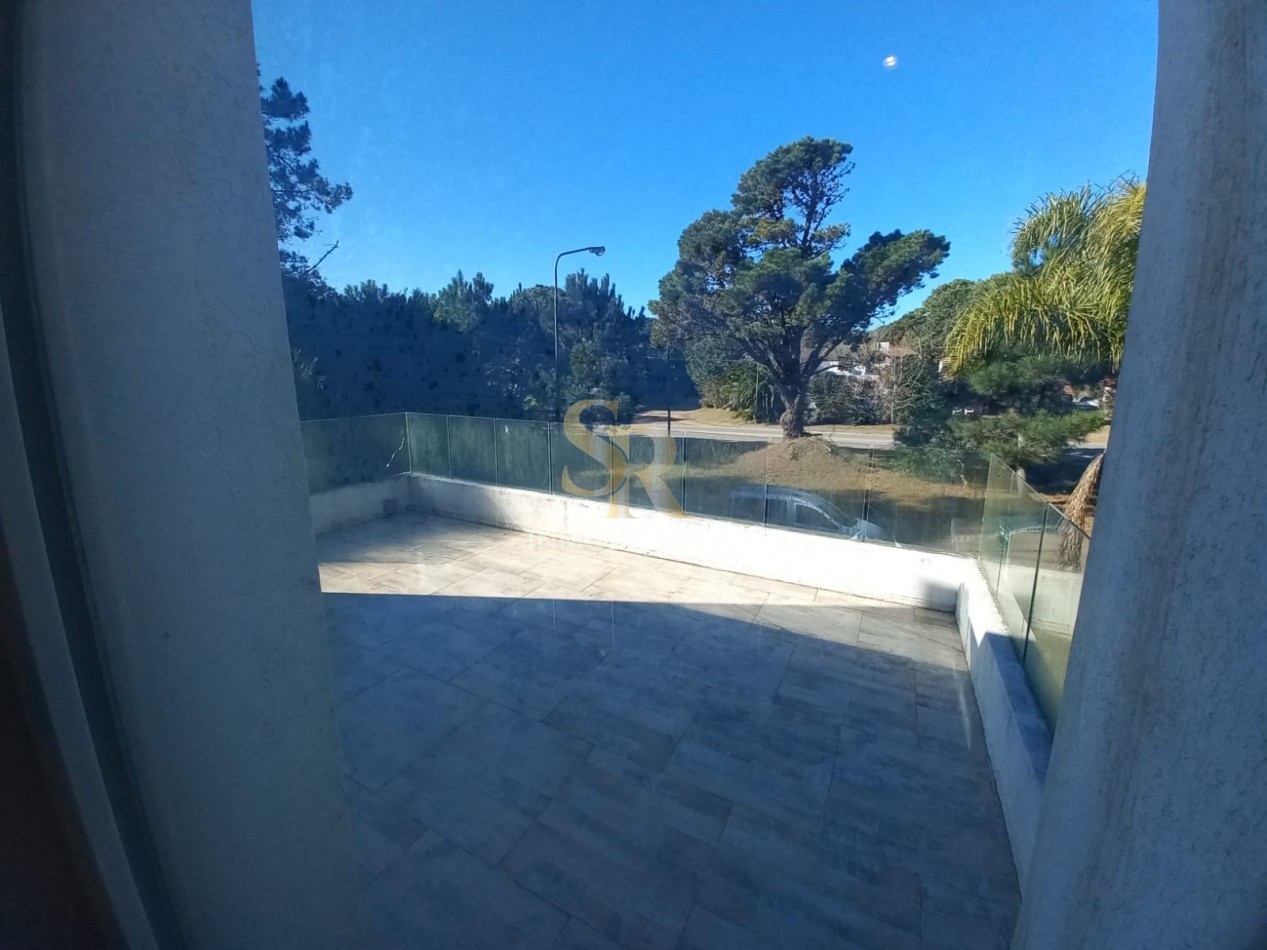 CASA EN VENTA 4 AMBIENTES ALAMOS PINAMAR