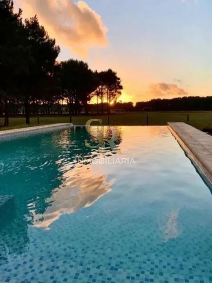 CASA EN VENTA LA HERRADURA PINAMAR