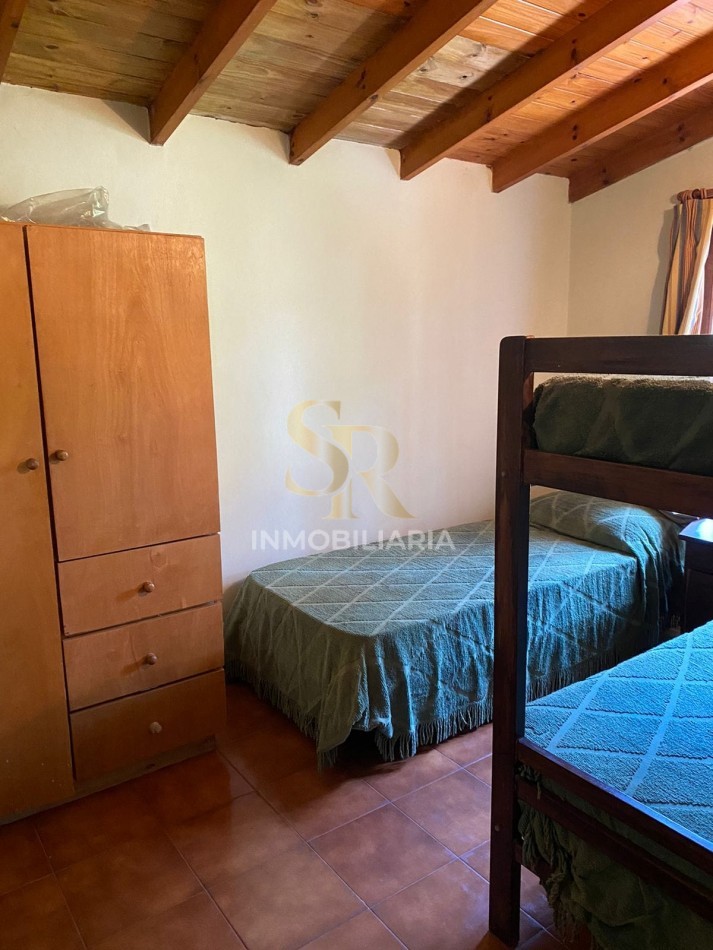 CASA EN VENTA DE 6 AMBIENTES BARRIO LASALLE