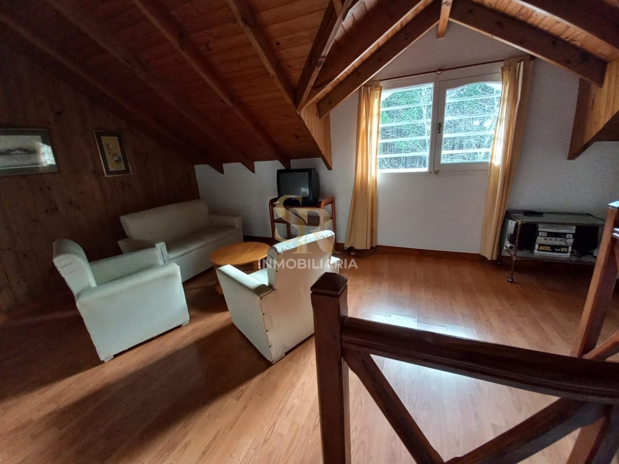CASA EN VENTA 5 AMBIENTES BARRIO LASALLE