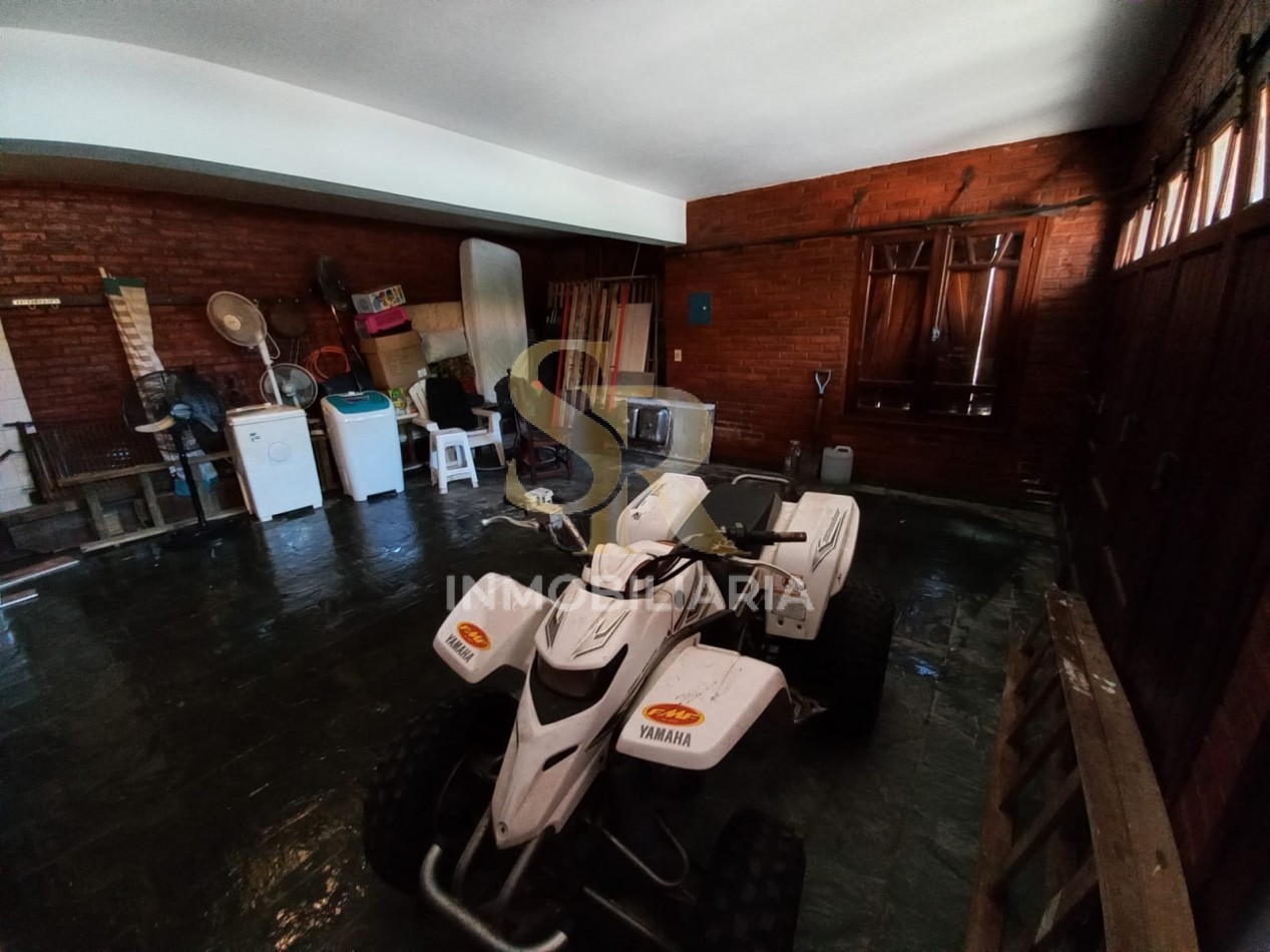 IMPONENTE CASA EN VENTA FRENTE AL GOLF PINAMAR