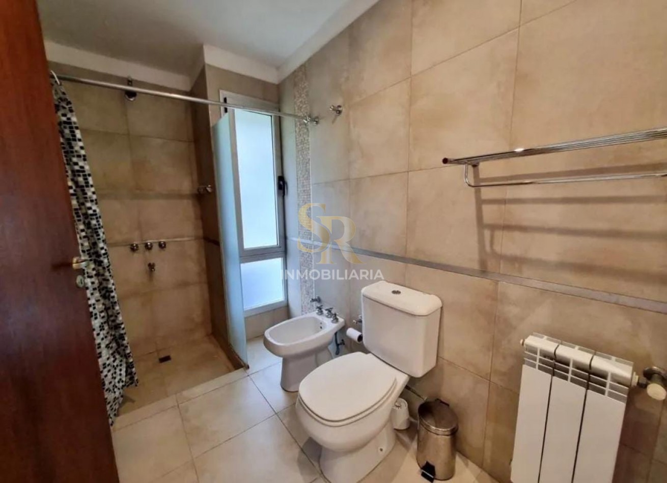 CASA EN VENTA 5 AMBIENTES PINAMAR