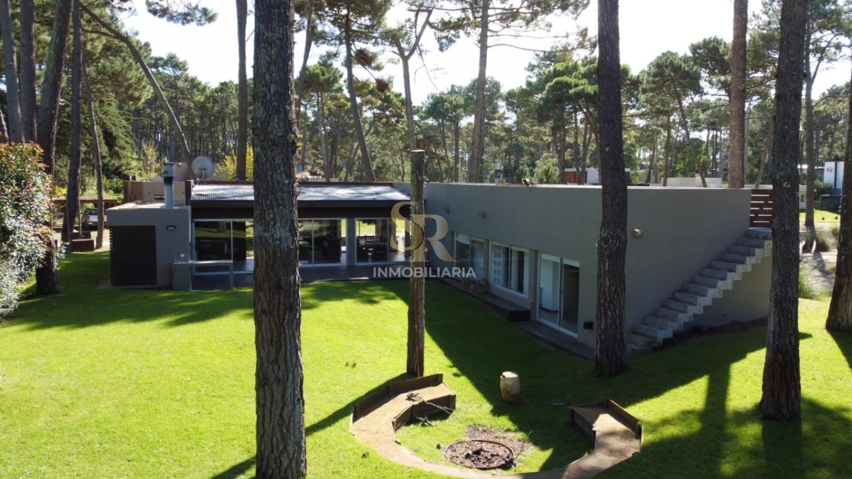 CASA EN VENTA 5 AMBIENTES PINAMAR