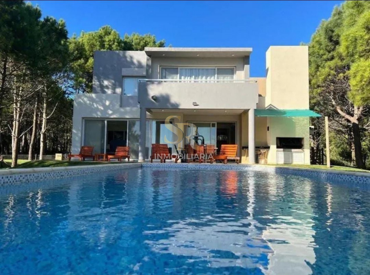 CASA EN VENTA LA HERRADURA PINAMAR